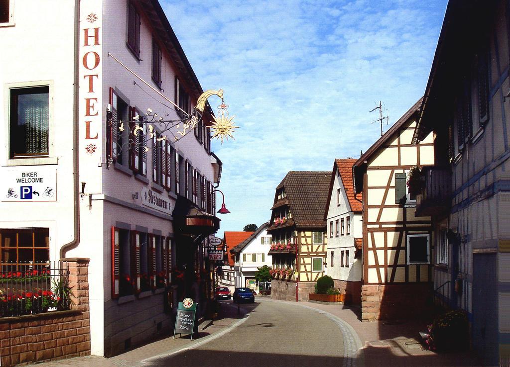Hotel - Restaurant - Metzgerei Sonne Loffenau エクステリア 写真